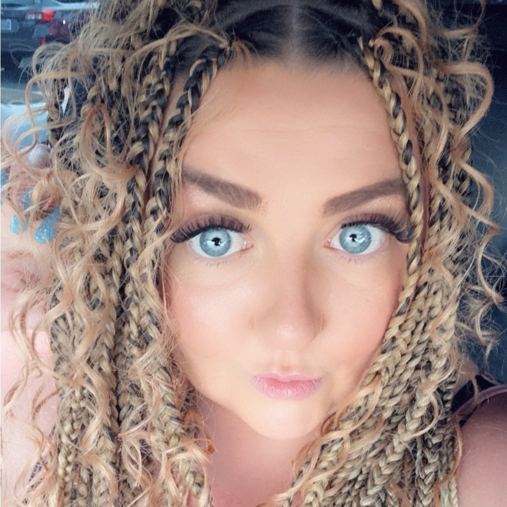 Meet your Posher, Crystal